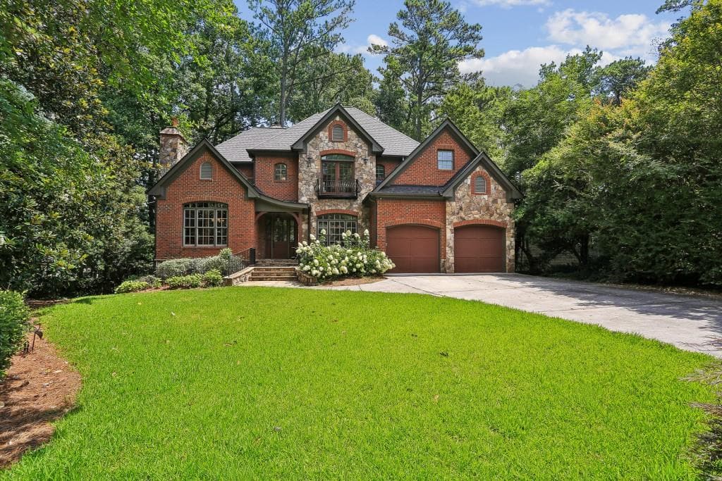 6 bedroom, 6 bathroom, 5,659 sq ft single family residence sold at 1170 Pine Ridge Road, Atlanta, GA 30324