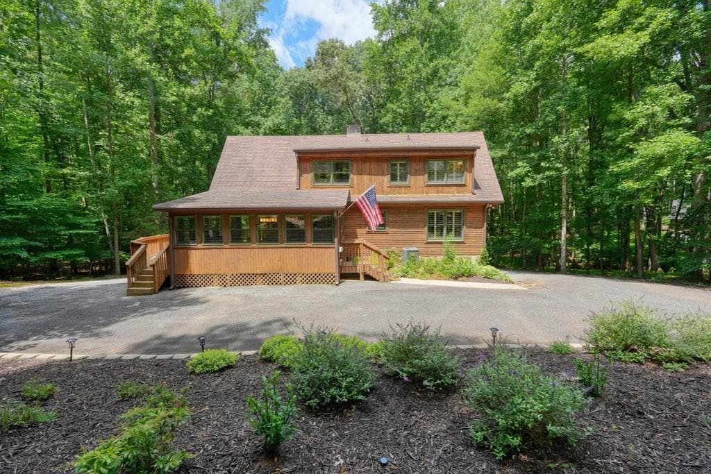3 bedroom, 4 bathroom, 3,367 sq ft single family residence under contract at 1369 Kelly Mill Trace, Cumming, GA 30040 — photo 2