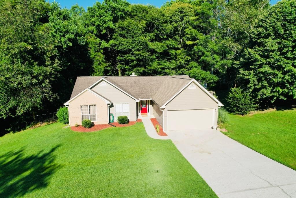 3 bedroom, 2 bathroom, 1,454 sq ft single family residence for sale at 1450 Millhaven Drive, Auburn, GA 30011 — photo 2