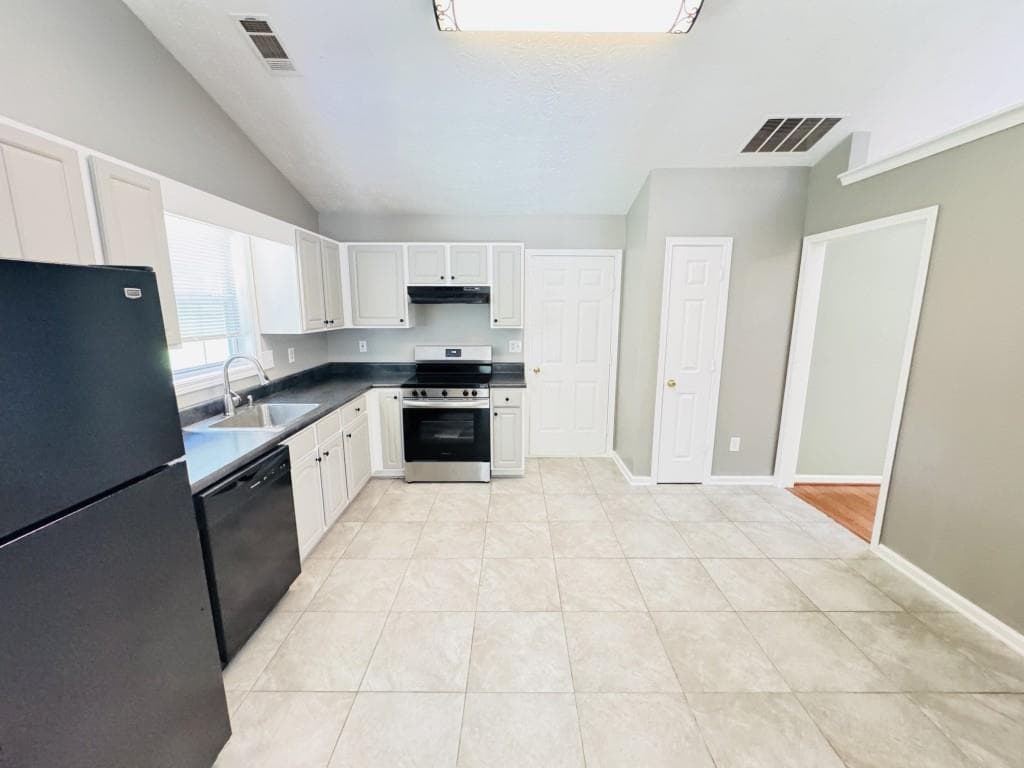 3 bedroom, 2 bathroom, 1,454 sq ft single family residence for sale at 1450 Millhaven Drive, Auburn, GA 30011 — photo 10