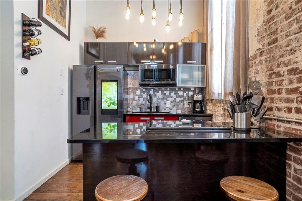 1 bedroom, 1 bathroom, 926 sq ft condominium for rent at 650 Glen Iris Drive 30, Atlanta, GA 30308 for $2,475 a month — photo 4