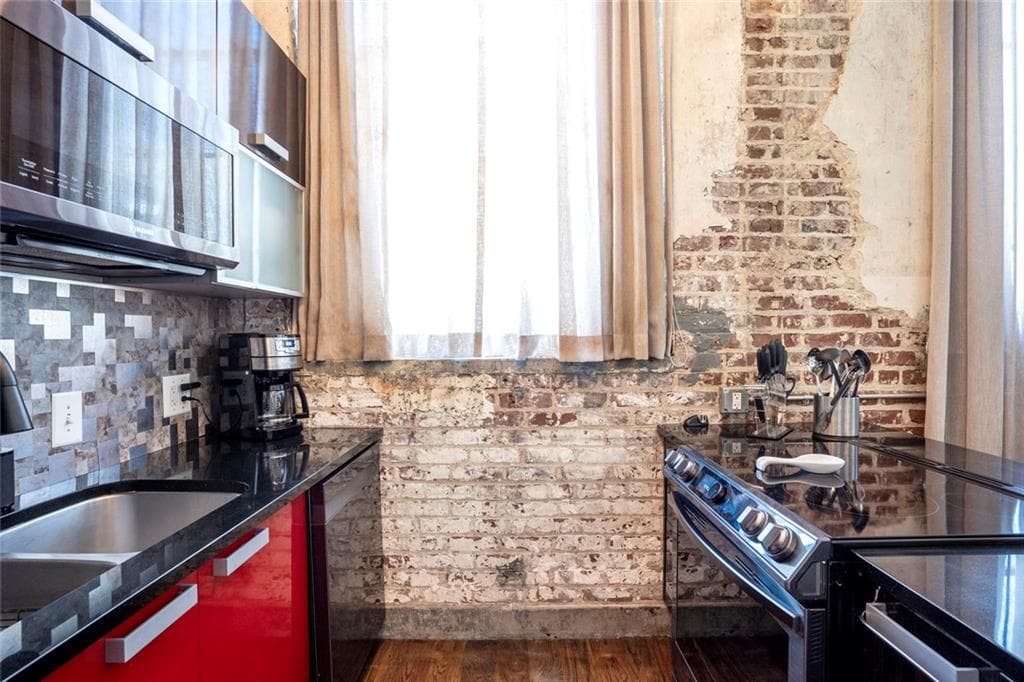 1 bedroom, 1 bathroom, 926 sq ft condominium for rent at 650 Glen Iris Drive 30, Atlanta, GA 30308 for $2,475 a month — photo 5