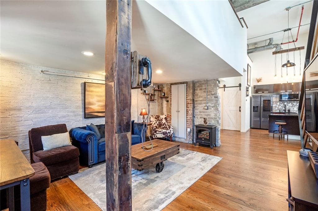 1 bedroom, 1 bathroom, 926 sq ft condominium for rent at 650 Glen Iris Drive 30, Atlanta, GA 30308 for $2,475 a month — photo 7