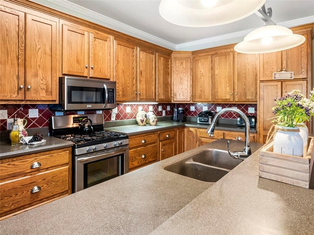 3 bedroom, 4 bathroom, 3,343 sq ft single family residence for sale at 565 N Hulett Road, Villa Rica, GA 30180 — photo 8