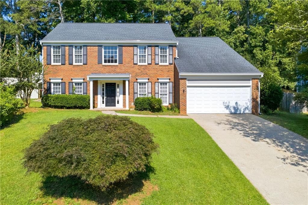 3 bedroom, 3 bathroom, 2,890 sq ft single family residence for sale at 10010 Feather Sound Court, Alpharetta, GA 30022 — photo 1 of 16