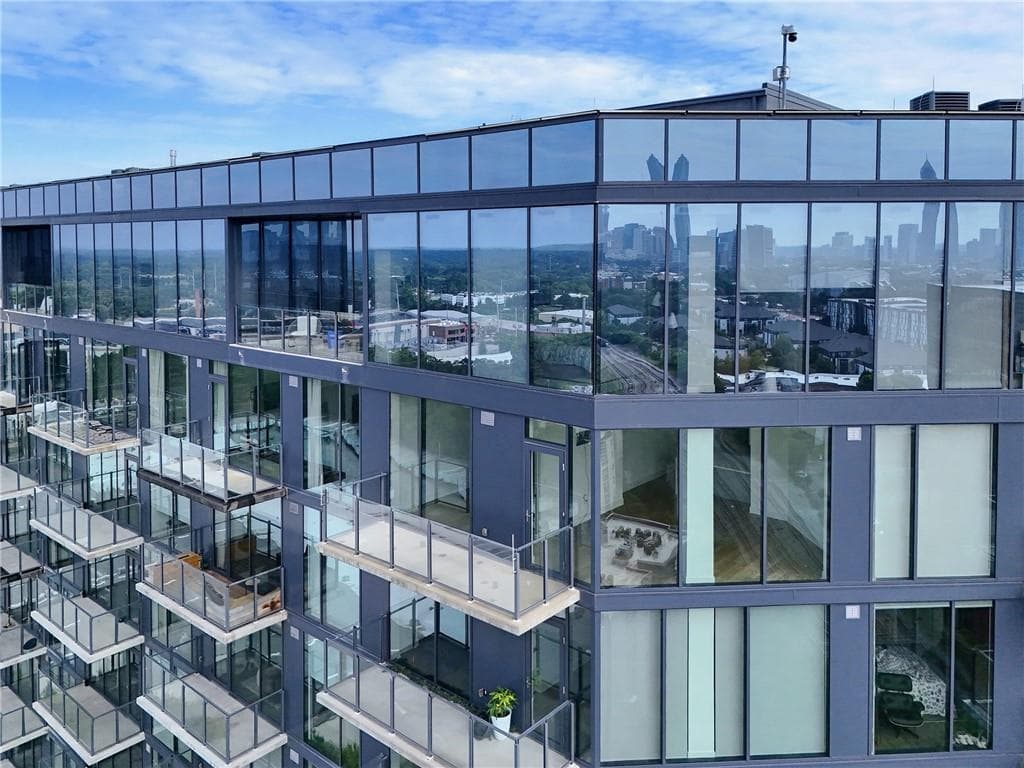 3 bedroom, 3 bathroom, 2,214 sq ft condominium for sale at 788 W Marietta Street 1803, Atlanta, GA 30318 — photo 3