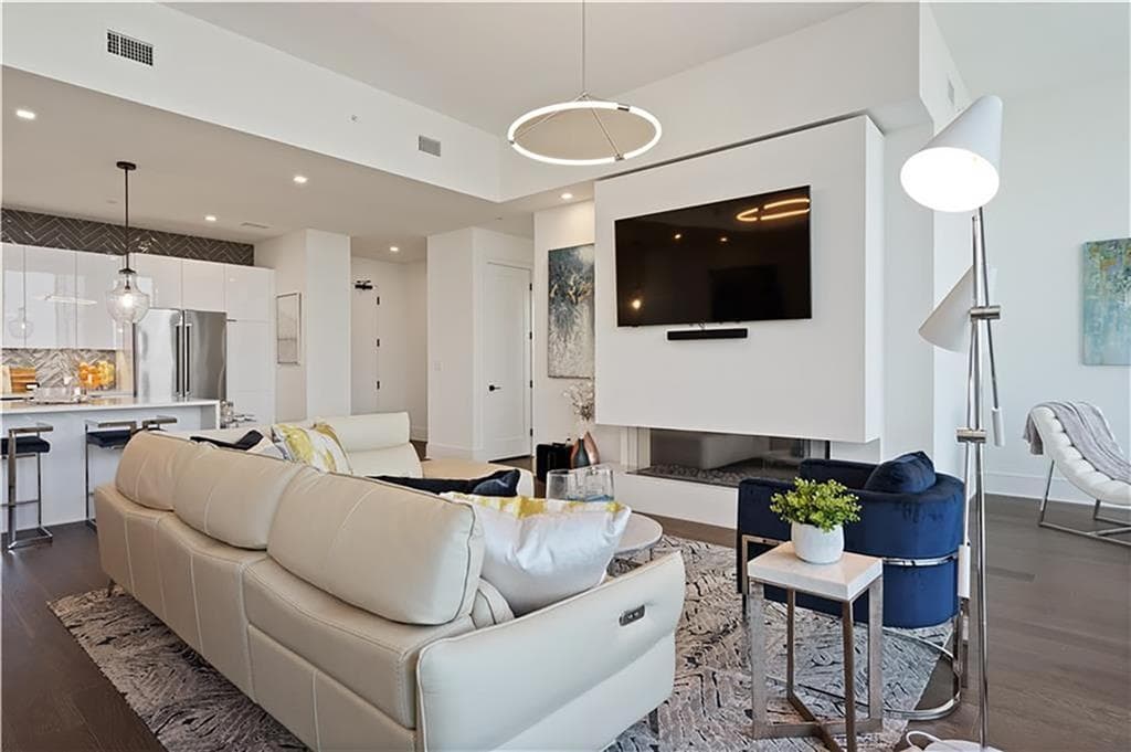 3 bedroom, 3 bathroom, 2,214 sq ft condominium for sale at 788 W Marietta Street 1803, Atlanta, GA 30318 — photo 8