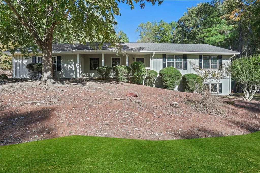 4 bedroom, 3 bathroom, 1,672 sq ft single family residence for rent at 4684 Ben Hill Drive, Oakwood, GA 30566 for $2,200 a month — photo 2