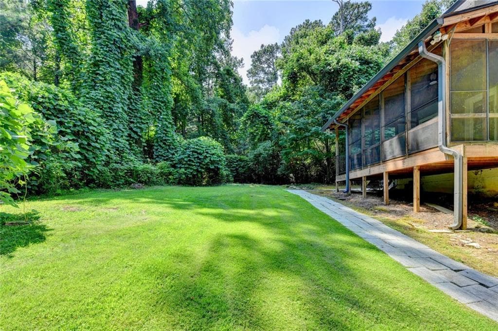 7 bedroom, 7 bathroom, 4,600 sq ft single family residence for sale at 5730 Elm Tree Drive, Buford, GA 30518 — photo 4