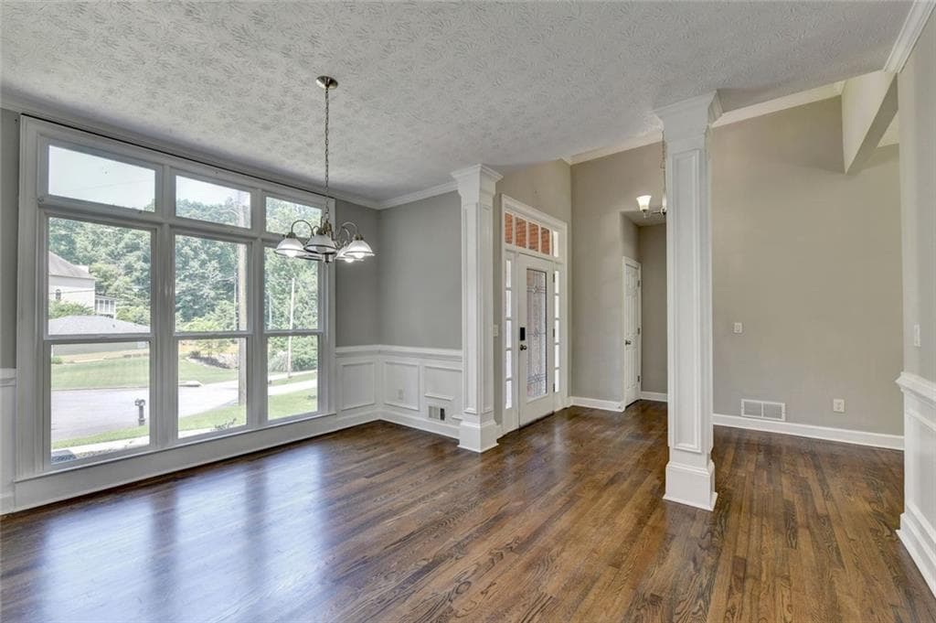 7 bedroom, 7 bathroom, 4,600 sq ft single family residence for sale at 5730 Elm Tree Drive, Buford, GA 30518 — photo 7