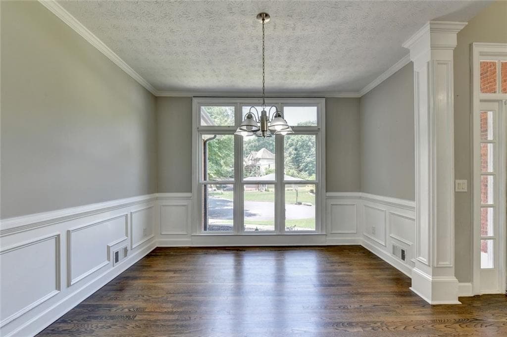 7 bedroom, 7 bathroom, 4,600 sq ft single family residence for sale at 5730 Elm Tree Drive, Buford, GA 30518 — photo 8