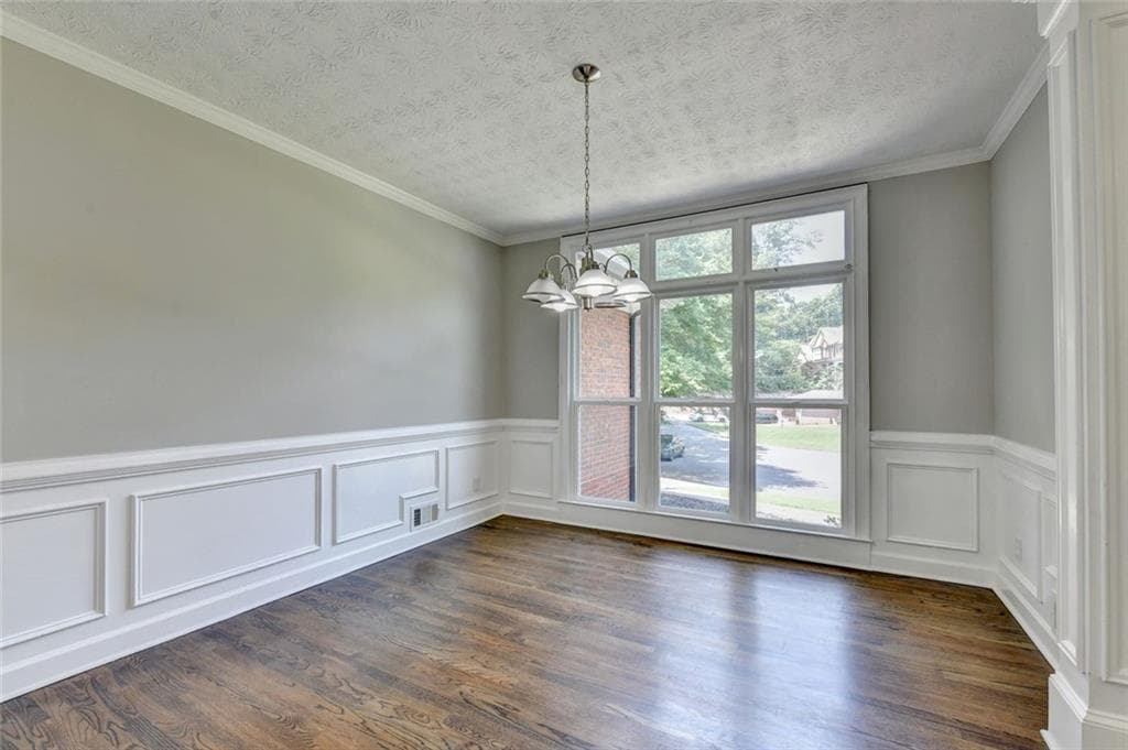 7 bedroom, 7 bathroom, 4,600 sq ft single family residence for sale at 5730 Elm Tree Drive, Buford, GA 30518 — photo 9