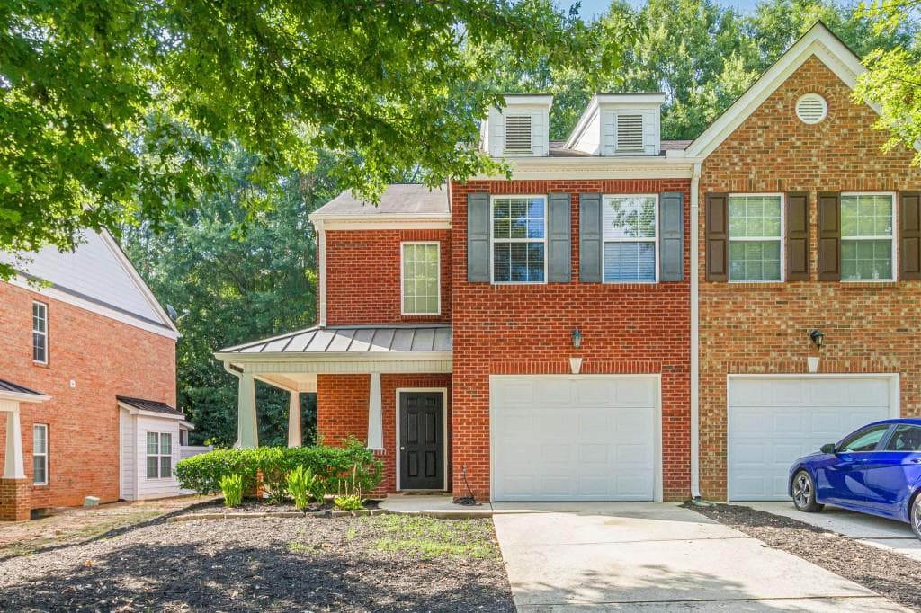 3 bedroom, 3 bathroom, 1,534 sq ft townhouse for sale at 3154 Glenloch Place, Lawrenceville, GA 30044 — photo 1 of 22
