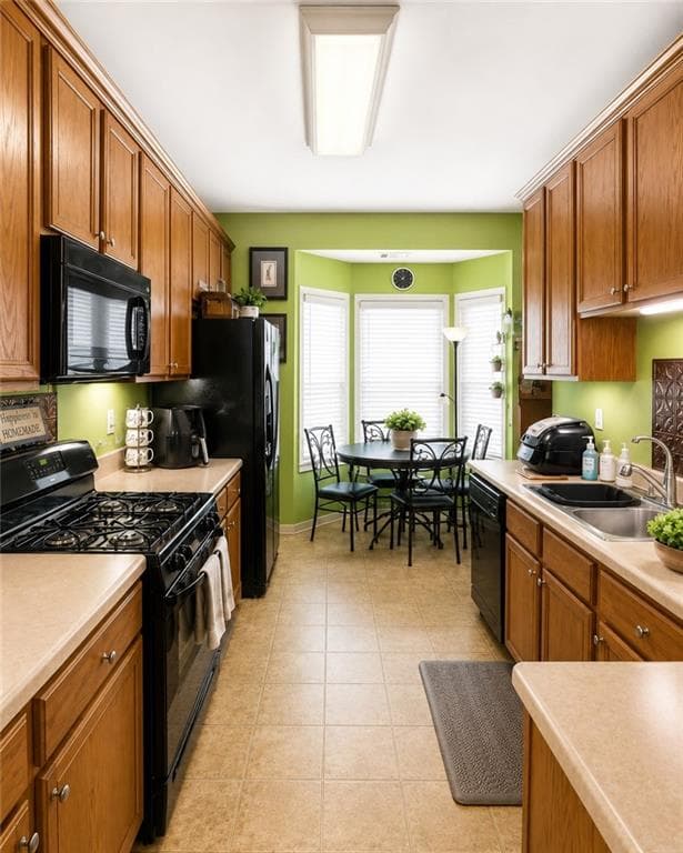 2 bedroom, 3 bathroom, 1,296 sq ft townhouse for sale at 6378 Rockaway Road, South Fulton, GA 30349 — photo 4