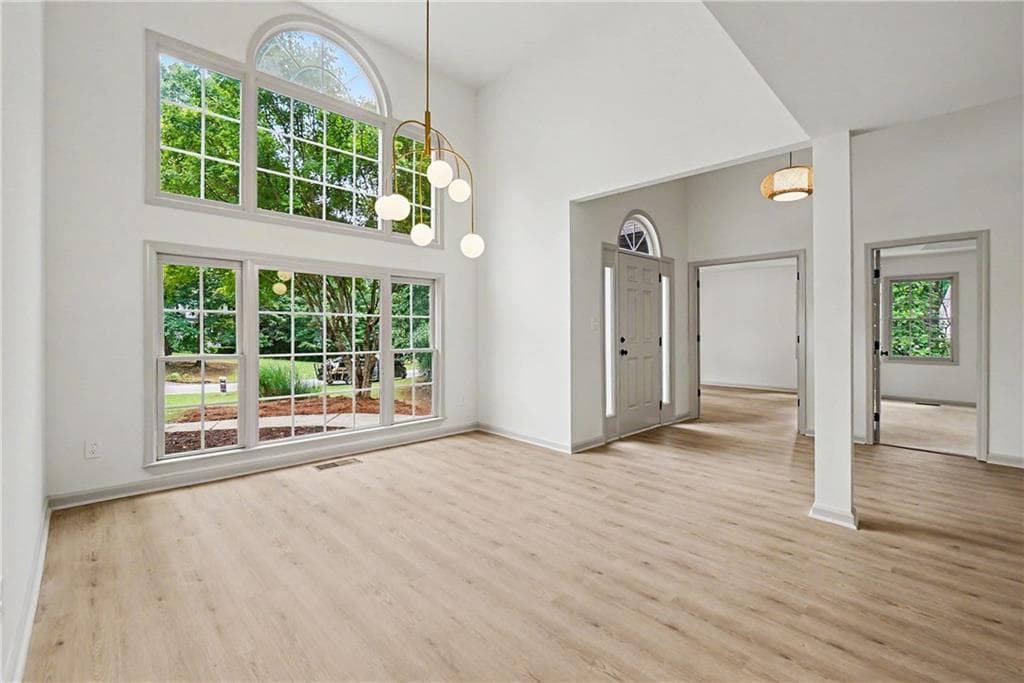 6 bedroom, 3 bathroom, 3,984 sq ft single family residence under contract at 265 Lakeview Lane, Hiram, GA 30141 — photo 8