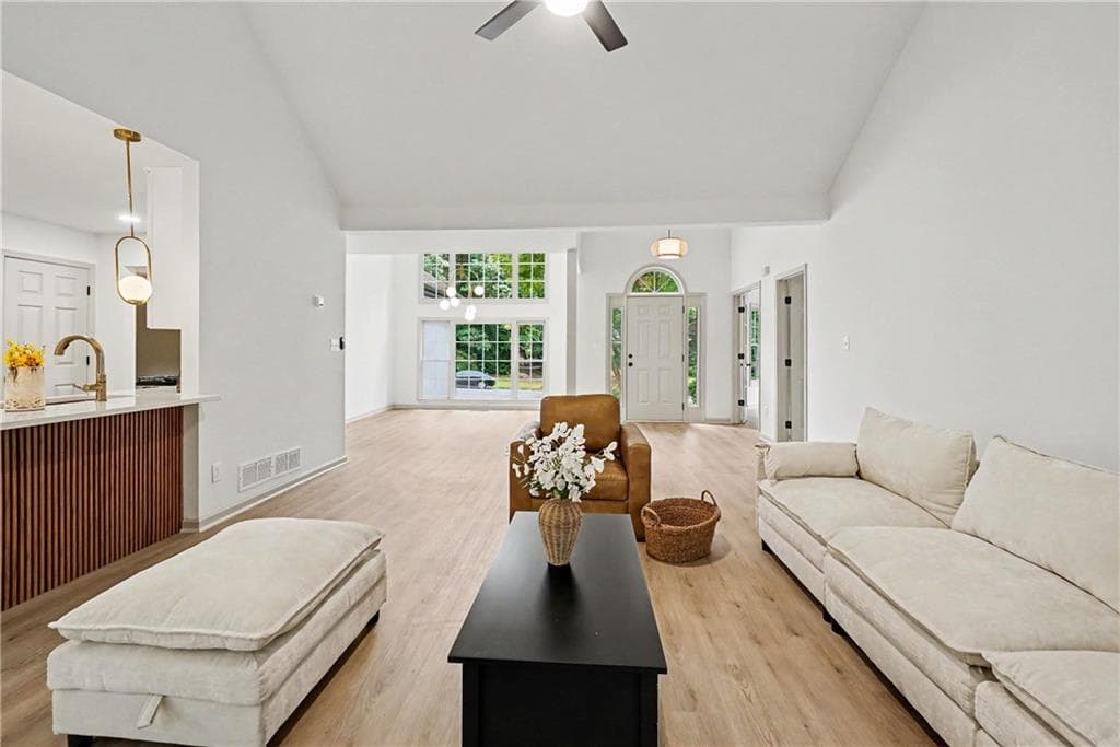 6 bedroom, 3 bathroom, 3,984 sq ft single family residence under contract at 265 Lakeview Lane, Hiram, GA 30141 — photo 7