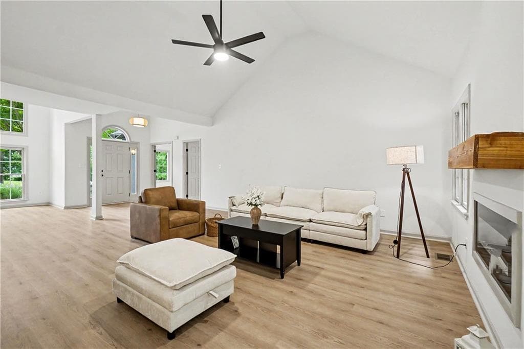 6 bedroom, 3 bathroom, 3,984 sq ft single family residence under contract at 265 Lakeview Lane, Hiram, GA 30141 — photo 5