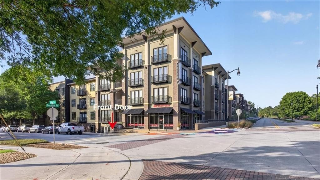 1 bedroom, 1 bathroom, 713 sq ft condominium for sale at 5300 Peachtree Road 0311, Atlanta, GA 30341 — photo 2