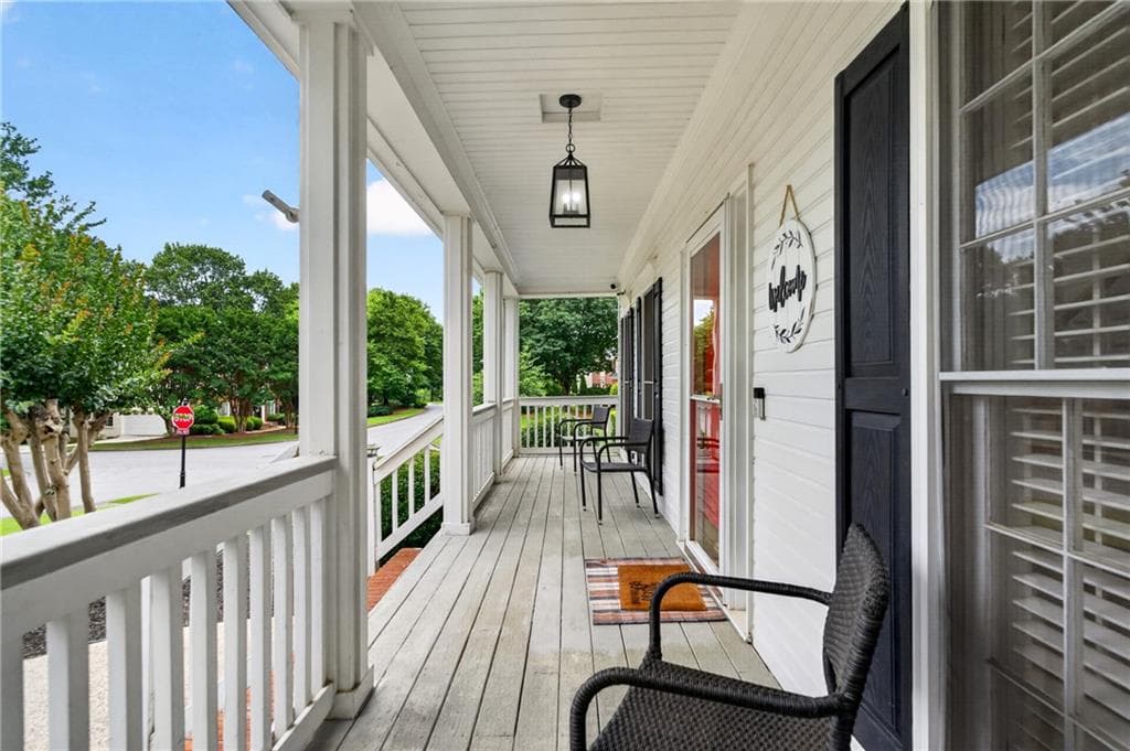 6 bedroom, 4 bathroom, 5,262 sq ft single family residence for sale at 10630 Wren Ridge Road, Johns Creek, GA 30022 — photo 7