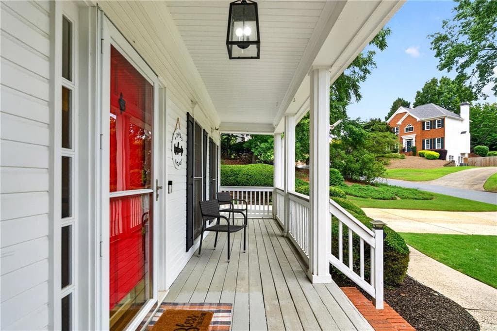 6 bedroom, 4 bathroom, 5,262 sq ft single family residence for sale at 10630 Wren Ridge Road, Johns Creek, GA 30022 — photo 8
