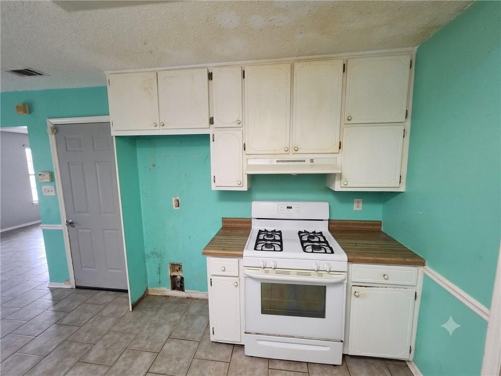 4 bedroom, 3 bathroom, 2,081 sq ft single family residence for sale at 1254 Brett Court, Riverdale, GA 30296 — photo 6