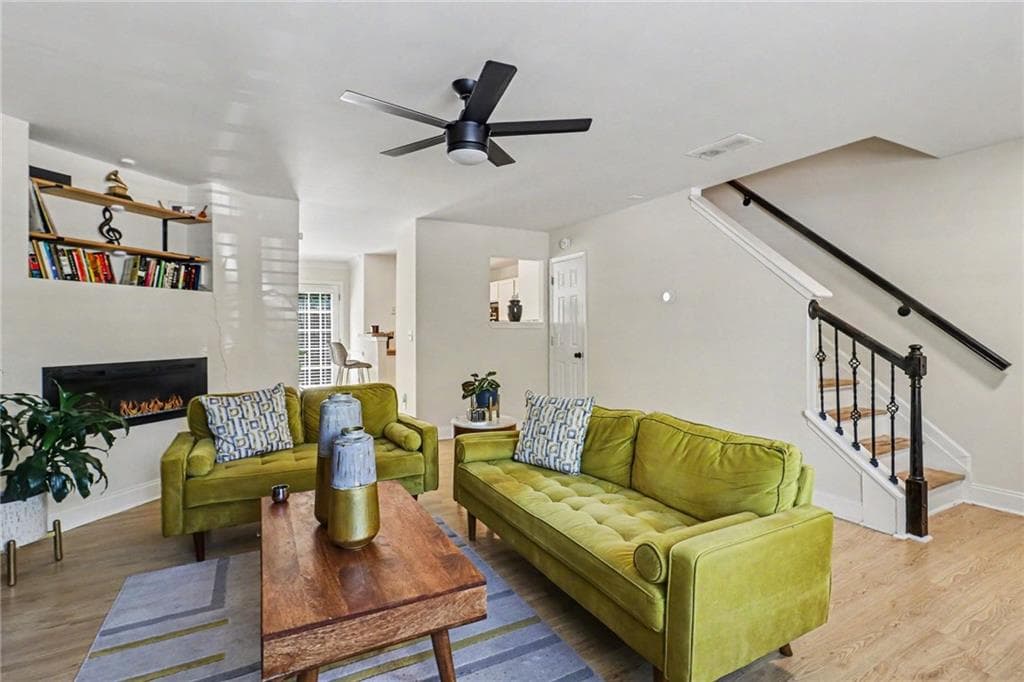 2 bedroom, 3 bathroom, 1,596 sq ft townhouse for sale at 7050 Galloway Point, Riverdale, GA 30296 — photo 4