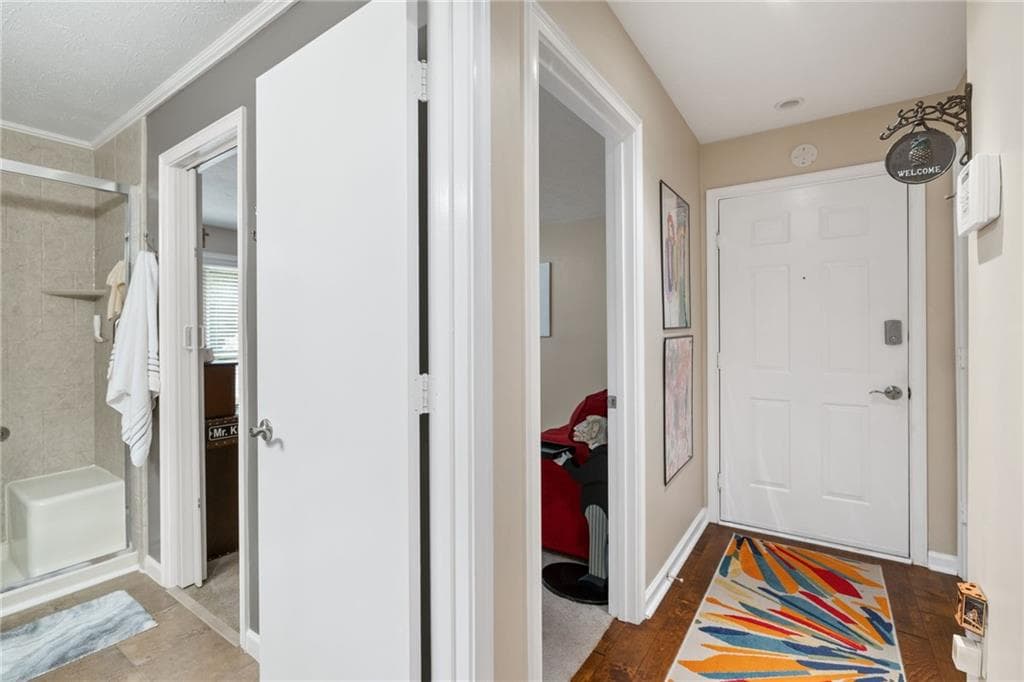 2 bedroom, 2 bathroom, 1,000 sq ft condominium for rent at 525 Warm Springs Circle, Roswell, GA 30075 for $1,800 a month — photo 5