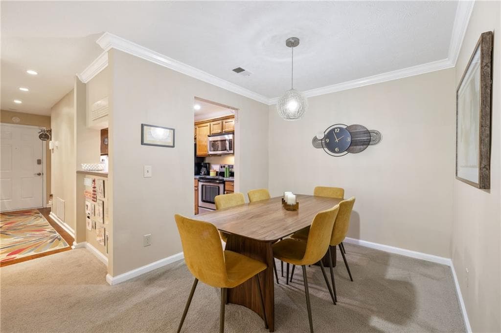 2 bedroom, 2 bathroom, 1,000 sq ft condominium for rent at 525 Warm Springs Circle, Roswell, GA 30075 for $1,800 a month — photo 6