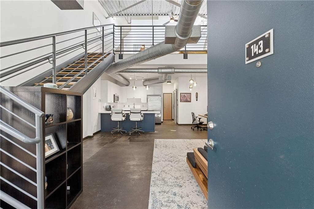 1 bedroom, 2 bathroom, 1,131 sq ft condominium for sale at 400 Village Parkway 143, Atlanta, GA 30306 — photo 3
