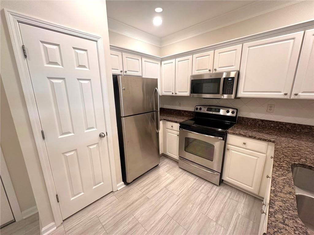 1 bedroom, 1 bathroom, 690 sq ft condominium for rent at 1110 Westchester Ridge, Atlanta, GA 30329 for $1,550 a month — photo 6