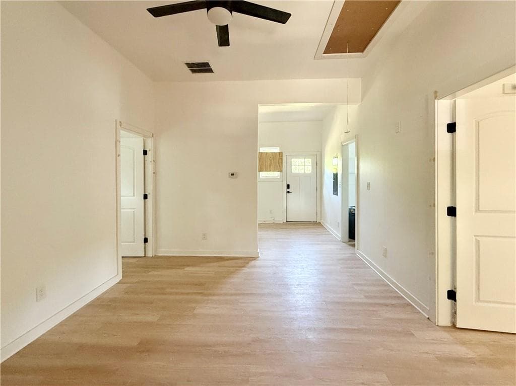 3 bedroom, 2 bathroom, 1,171 sq ft single family residence for sale at 808 Center Street, Macon, GA 31217 — photo 4