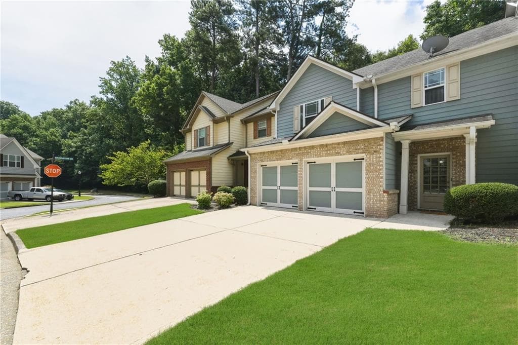 3 bedroom, 3 bathroom, 2,190 sq ft townhouse for sale at 969 Brownstone Lane 18, Marietta, GA 30008 — photo 3
