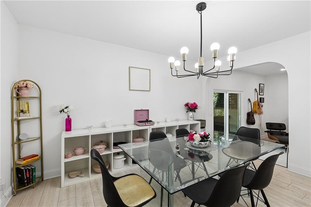 3 bedroom, 2 bathroom, 2,388 sq ft single family residence for sale at 700 Cedar Knoll Drive, Roswell, GA 30076 — photo 7