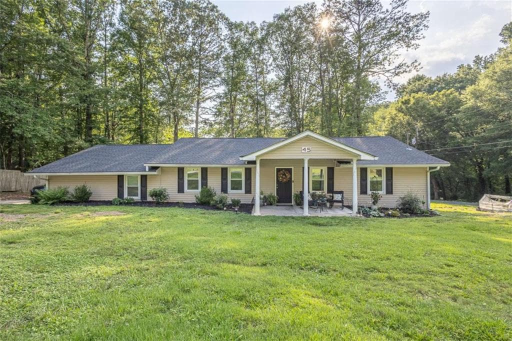 4 bedroom, 2 bathroom, 2,100 sq ft single family residence under contract at 45 Lee Drive, Carrollton, GA 30116