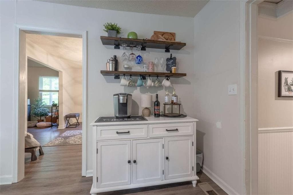 4 bedroom, 2 bathroom, 2,100 sq ft single family residence under contract at 45 Lee Drive, Carrollton, GA 30116 — photo 8