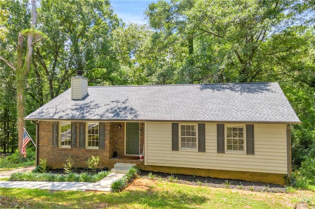 4 bedroom, 3 bathroom, 2,494 sq ft single family residence for sale at 113 Crossbow Circle, Winterville, GA 30683
