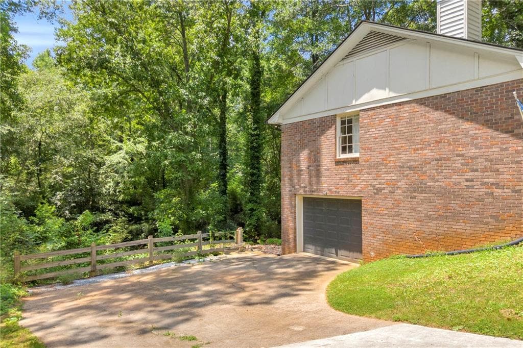 4 bedroom, 3 bathroom, 2,494 sq ft single family residence for sale at 113 Crossbow Circle, Winterville, GA 30683 — photo 3