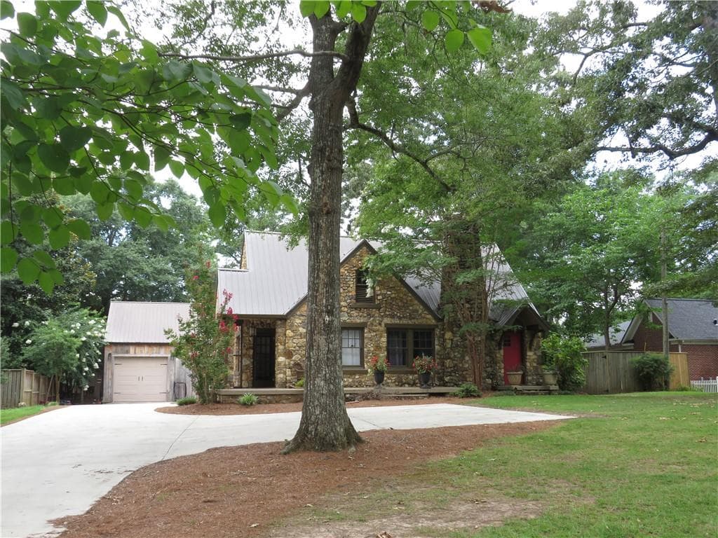 5 bedroom, 2 bathroom, 3,066 sq ft single family residence for sale at 607 N College Street, Cedartown, GA 30125 — photo 6