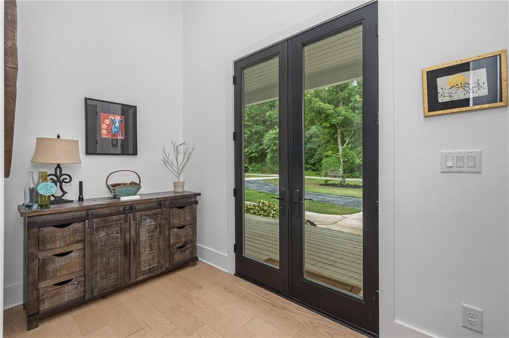 4 bedroom, 5 bathroom, 3,448 sq ft single family residence for sale at 1230 Blalock Lakes Drive, Newnan, GA 30263 — photo 5