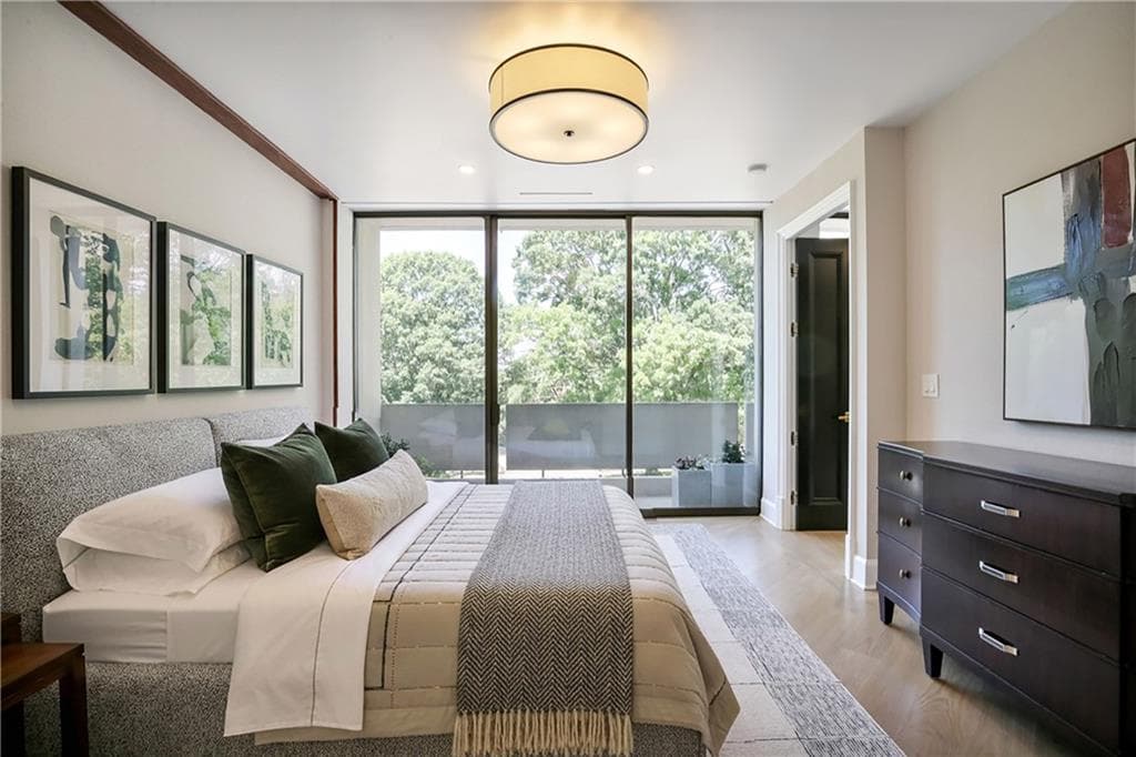 2 bedroom, 2 bathroom condominium for rent at 2575 Peachtree Road 7G, Atlanta, GA 30305 for $9,000 a month — photo 2