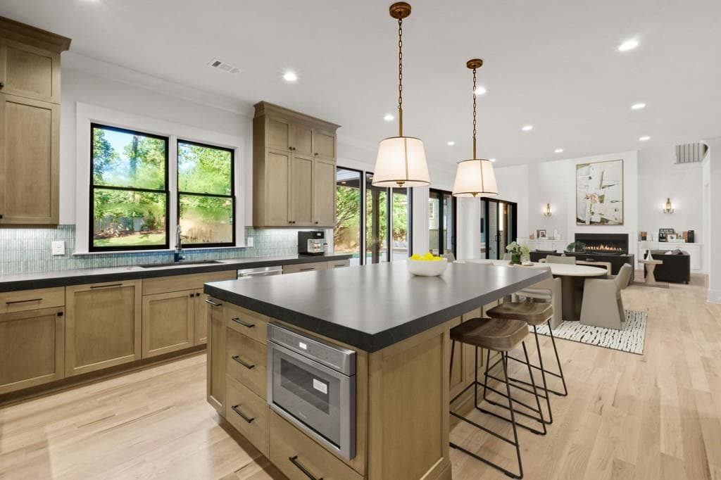 5 bedroom, 6 bathroom, 5,000 sq ft single family residence for sale at 329 Mirador Court, Marietta, GA 30068 — photo 7