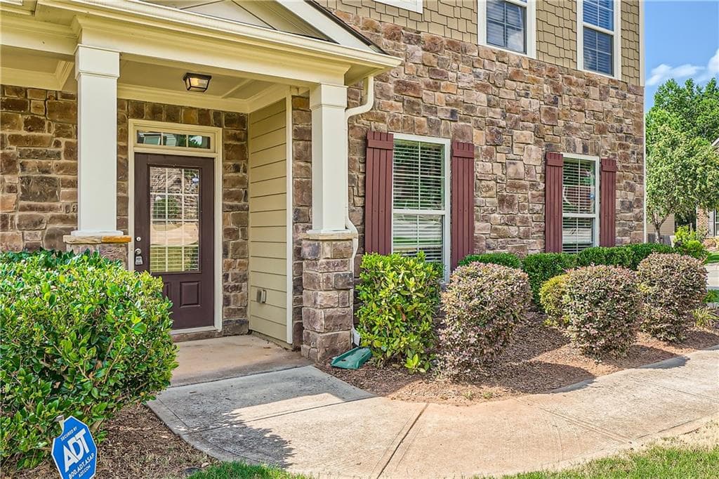 5 bedroom, 3 bathroom single family residence for rent at 4648 Bogan Meadows Drive, Buford, GA 30519 for $2,495 a month — photo 3