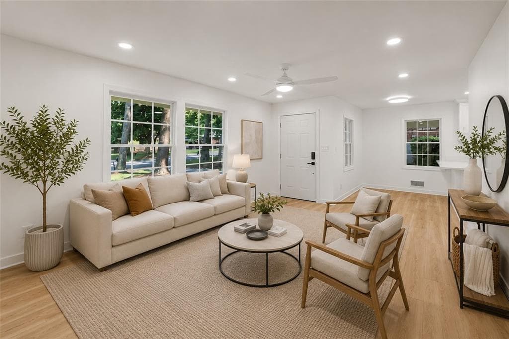 3 bedroom, 2 bathroom, 1,080 sq ft single family residence under contract at 1979 Creekside Court, Decatur, GA 30032 — photo 4