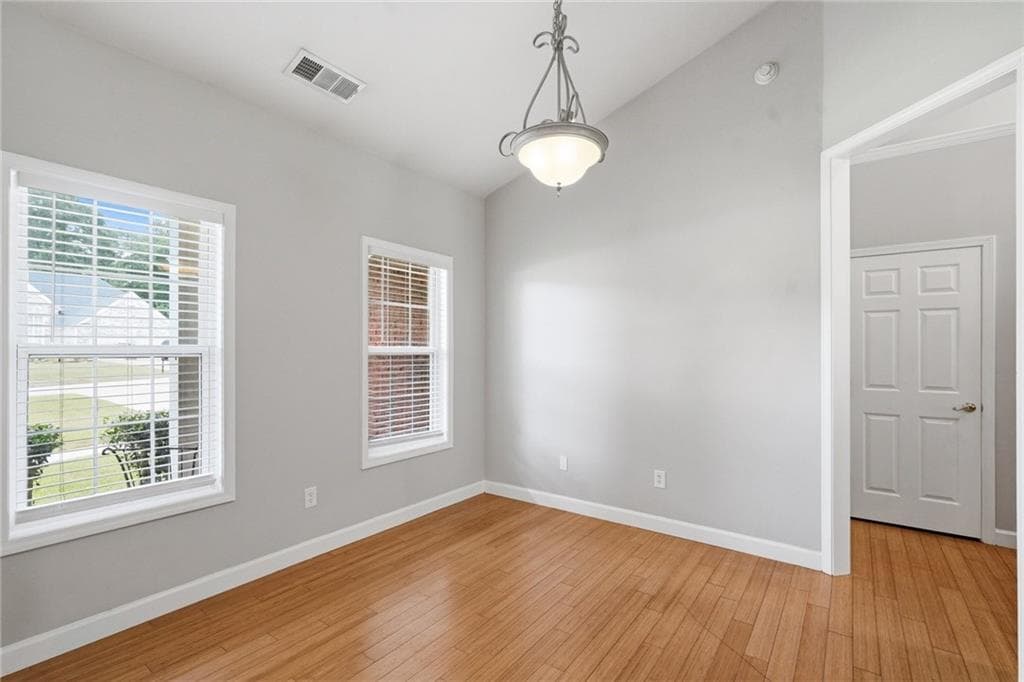 3 bedroom, 2 bathroom, 1,916 sq ft single family residence for sale at 3115 Sunlight Drive, Austell, GA 30106 — photo 4