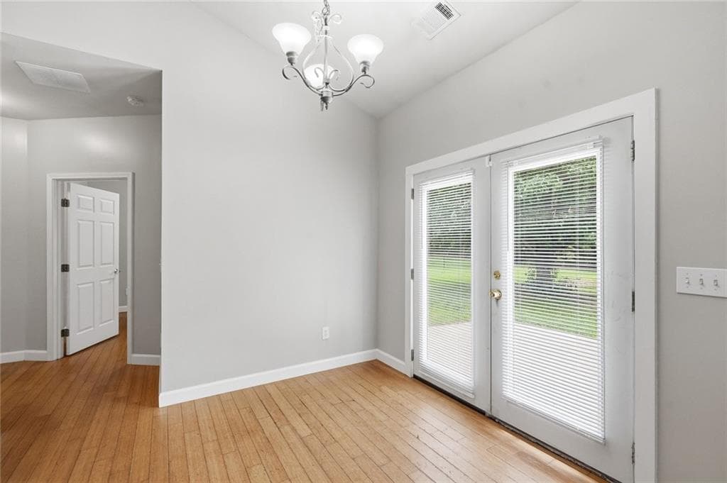 3 bedroom, 2 bathroom, 1,916 sq ft single family residence for sale at 3115 Sunlight Drive, Austell, GA 30106 — photo 5