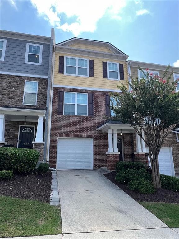 2 bedroom, 3 bathroom, 2,595 sq ft townhouse for rent at 821 Tulip Poplar Way, Lawrenceville, GA 30044 for $1,975 a month — photo 1 of 21