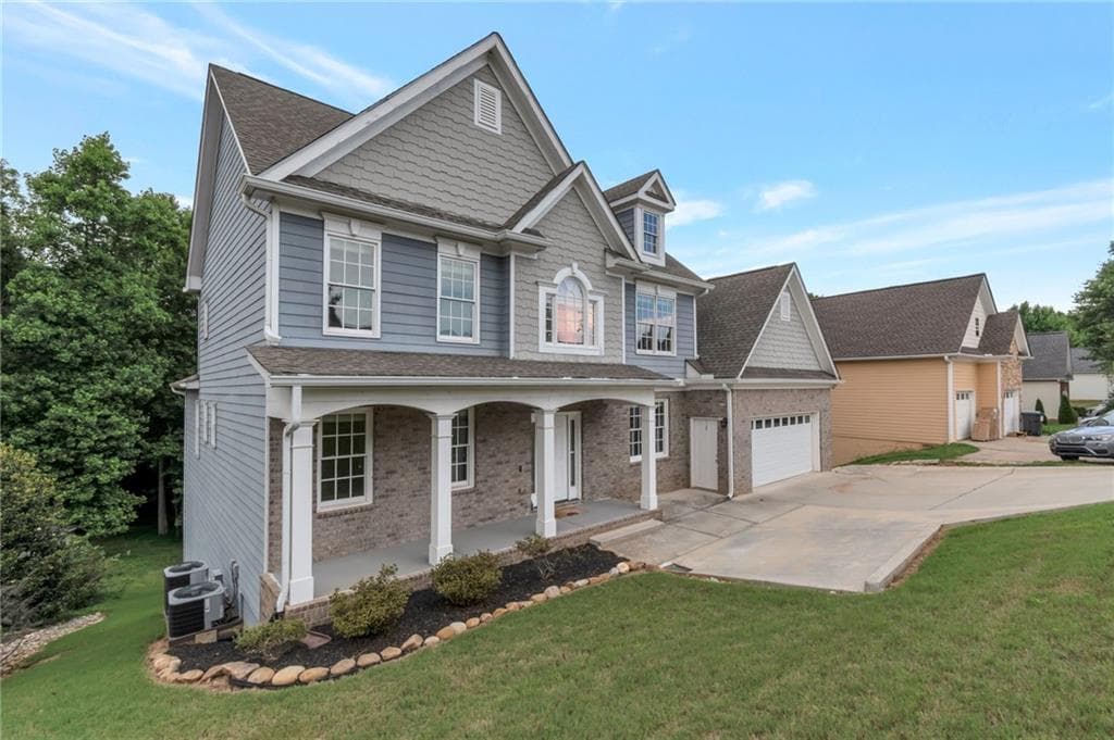 6 bedroom, 4 bathroom, 2,941 sq ft single family residence for sale at 4473 Circassian Place, Gainesville, GA 30507 — photo 2