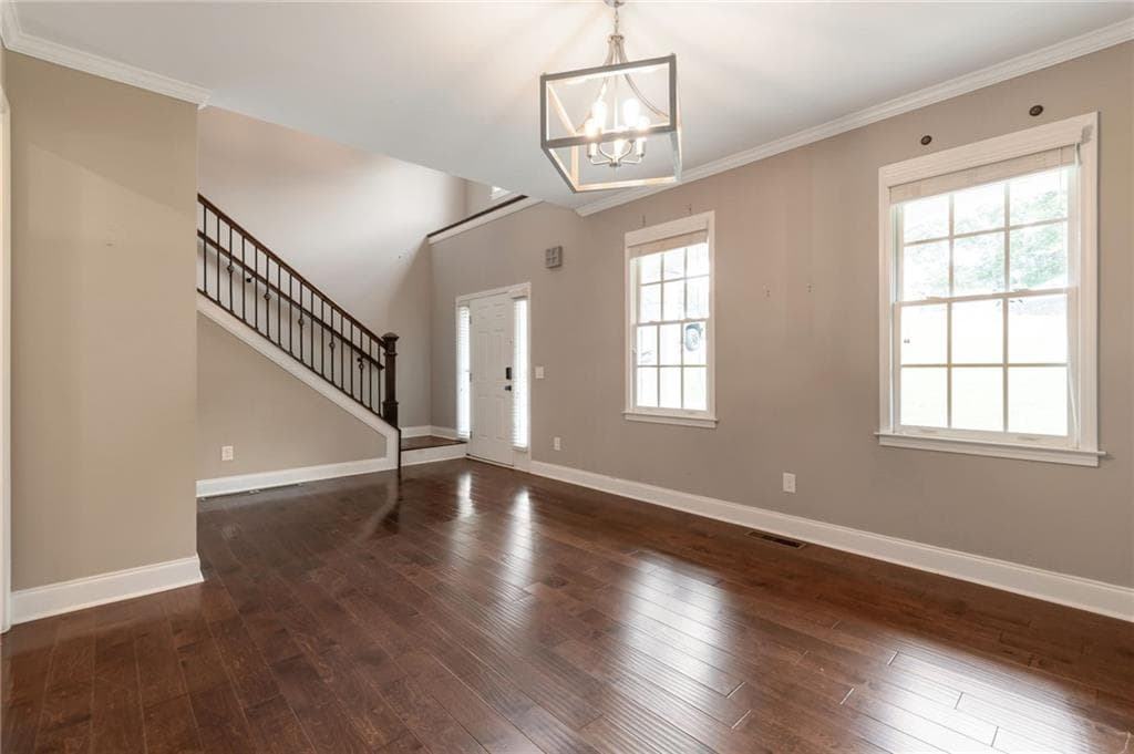 6 bedroom, 4 bathroom, 2,941 sq ft single family residence for sale at 4473 Circassian Place, Gainesville, GA 30507 — photo 4