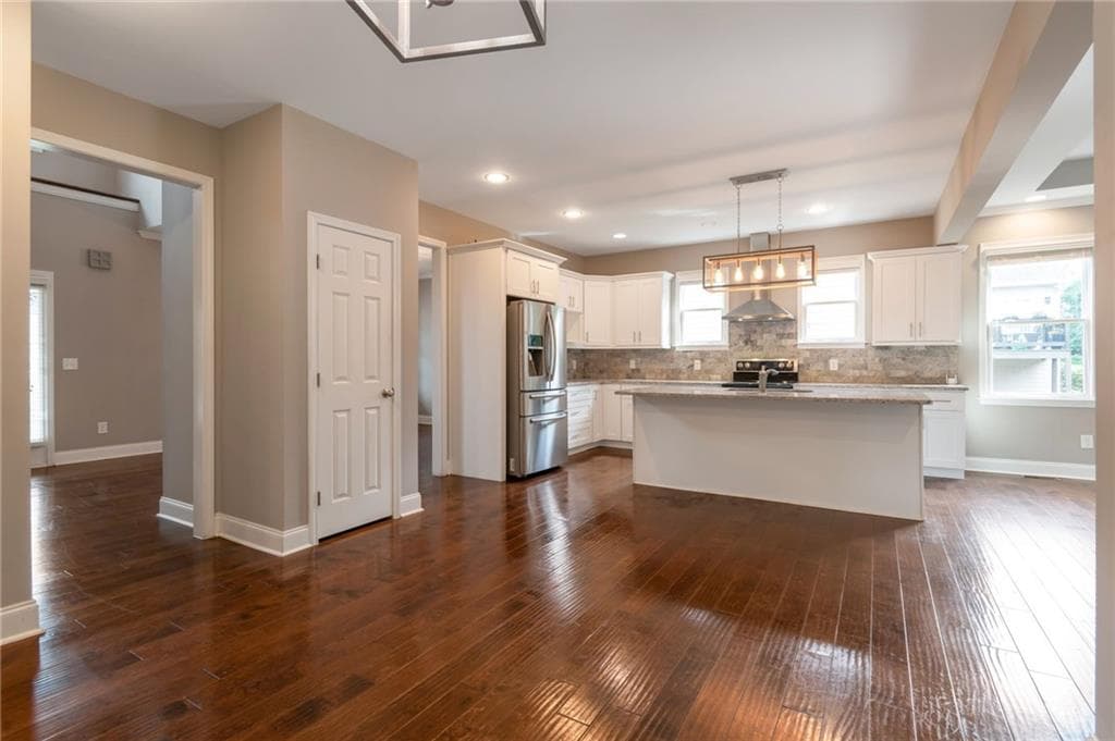 6 bedroom, 4 bathroom, 2,941 sq ft single family residence for sale at 4473 Circassian Place, Gainesville, GA 30507 — photo 8