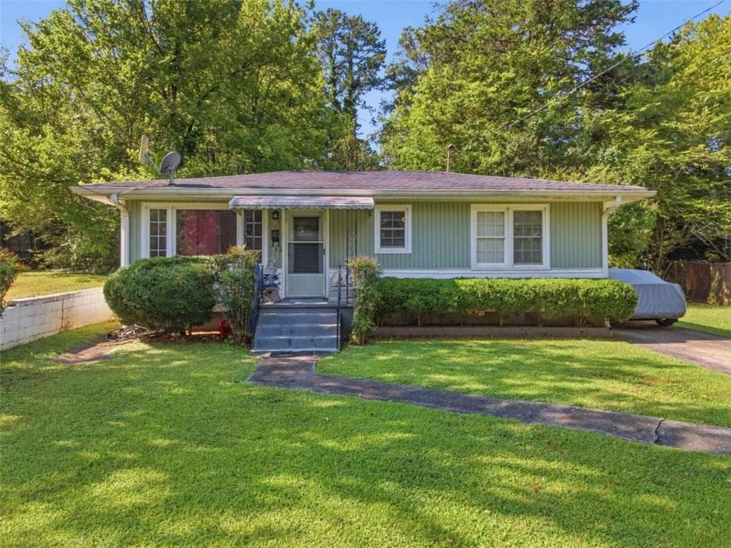 2 bedroom, 1 bathroom, 898 sq ft single family residence for sale at 110 Linden Street, Rome, GA 30161 — photo 1 of 30